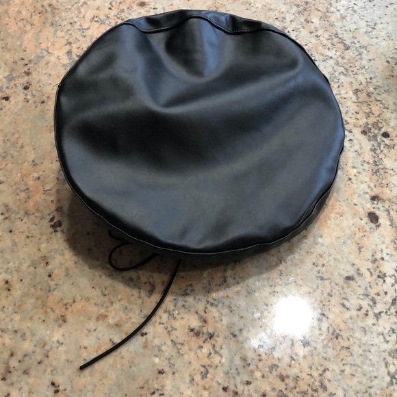 Free People Vegan Leather Adjustable Tie Beret Hat - Picture 3 of 3